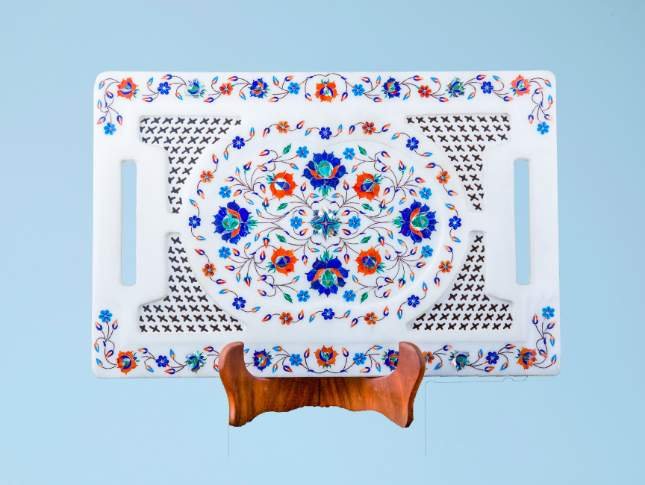 blue-and-orange-flower-designed-with-spaces-bw-marble-tray