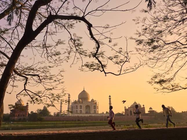 taj-mahal-majestic-overnight-tour