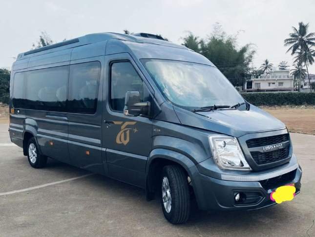 Force Urbania minivan